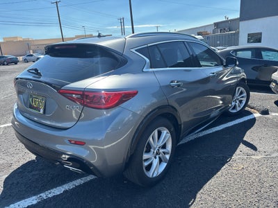 2017 INFINITI QX30 Premium