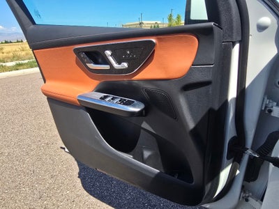 2024 Mercedes-Benz GLC 300 300