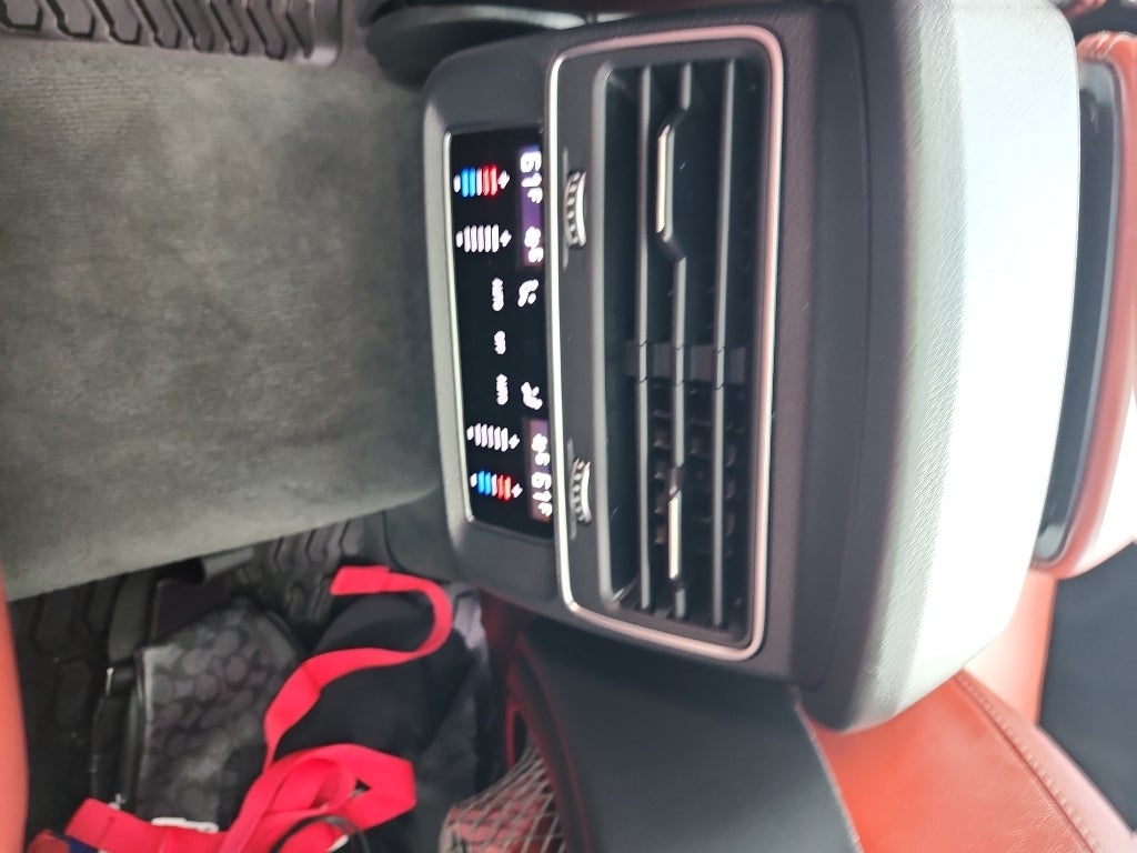 2020 Audi SQ7 Premium Plus