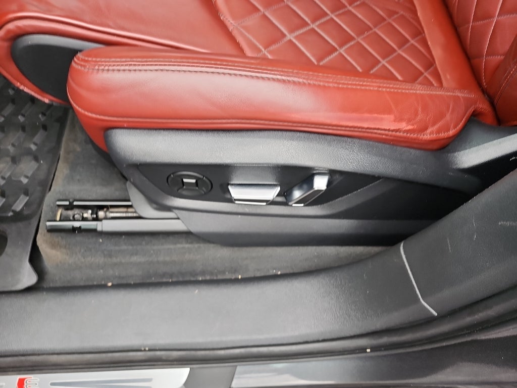 2020 Audi SQ7 Premium Plus