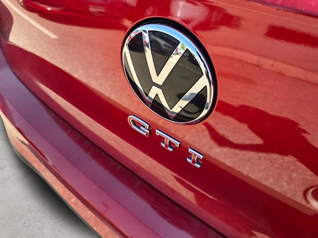 2024 Volkswagen Golf GTI SE