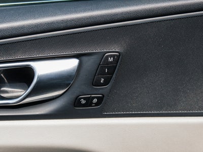 2018 Volvo XC60 Momentum