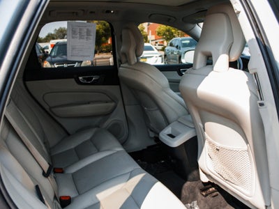 2018 Volvo XC60 Momentum