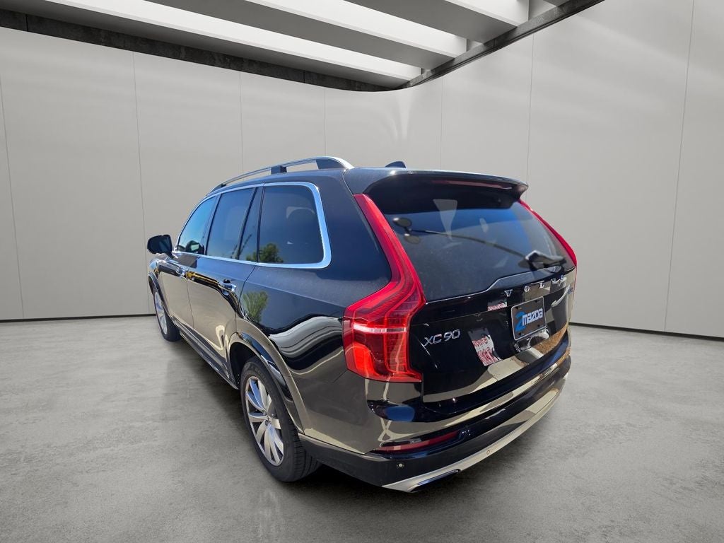 2016 Volvo XC90 T6 Momentum