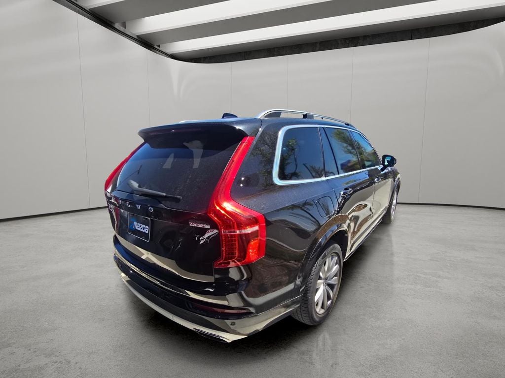 2016 Volvo XC90 T6 Momentum