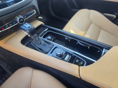 2019 Volvo XC90 Momentum