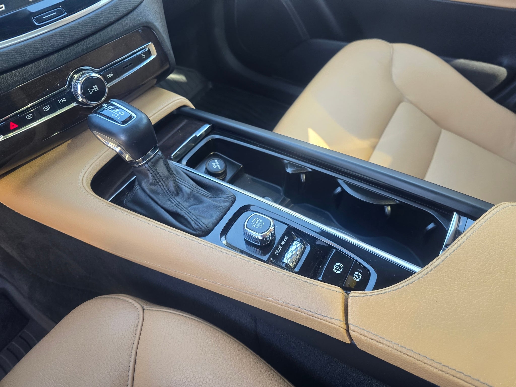 2019 Volvo XC90 Momentum