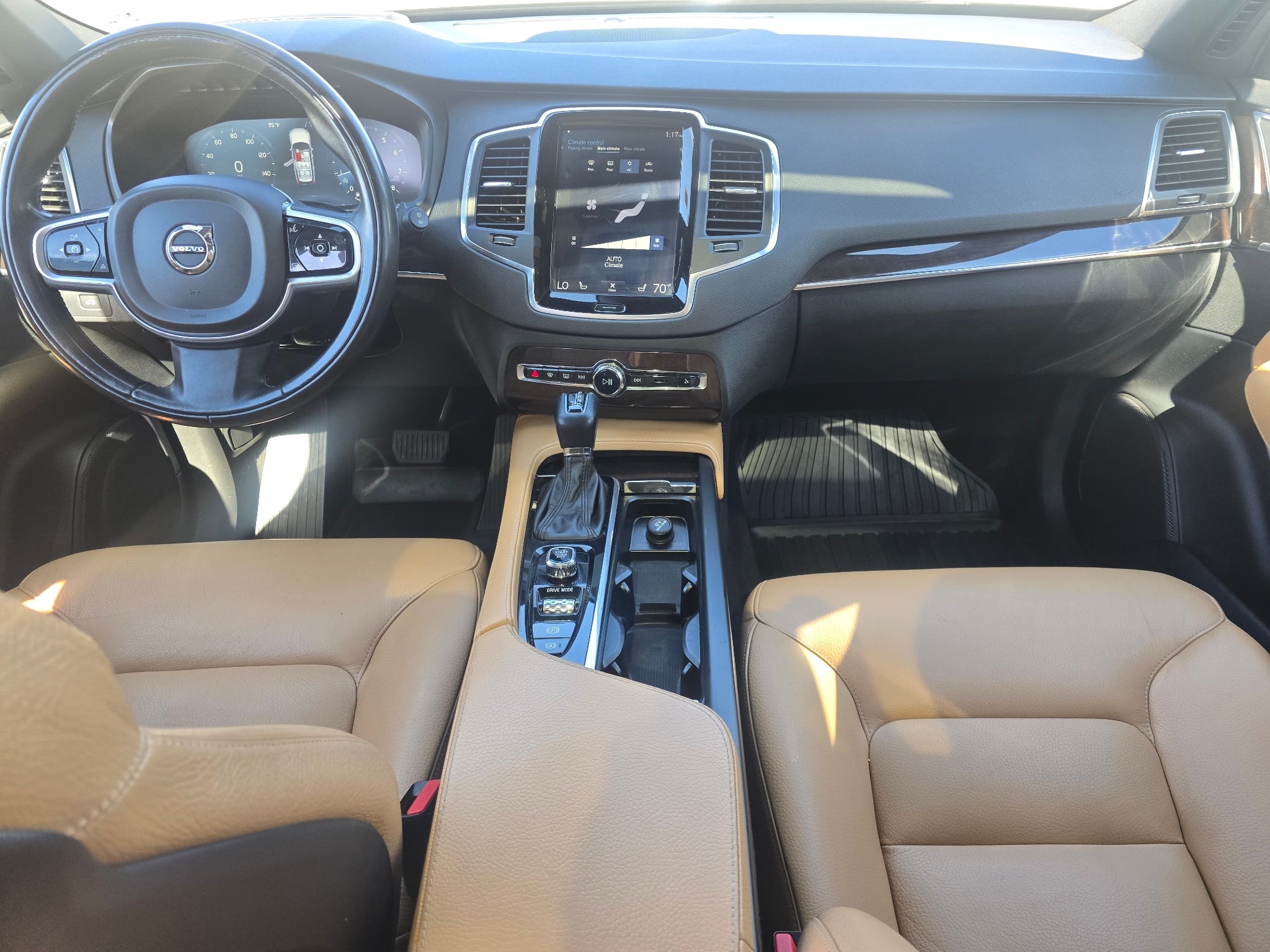 2019 Volvo XC90 Momentum