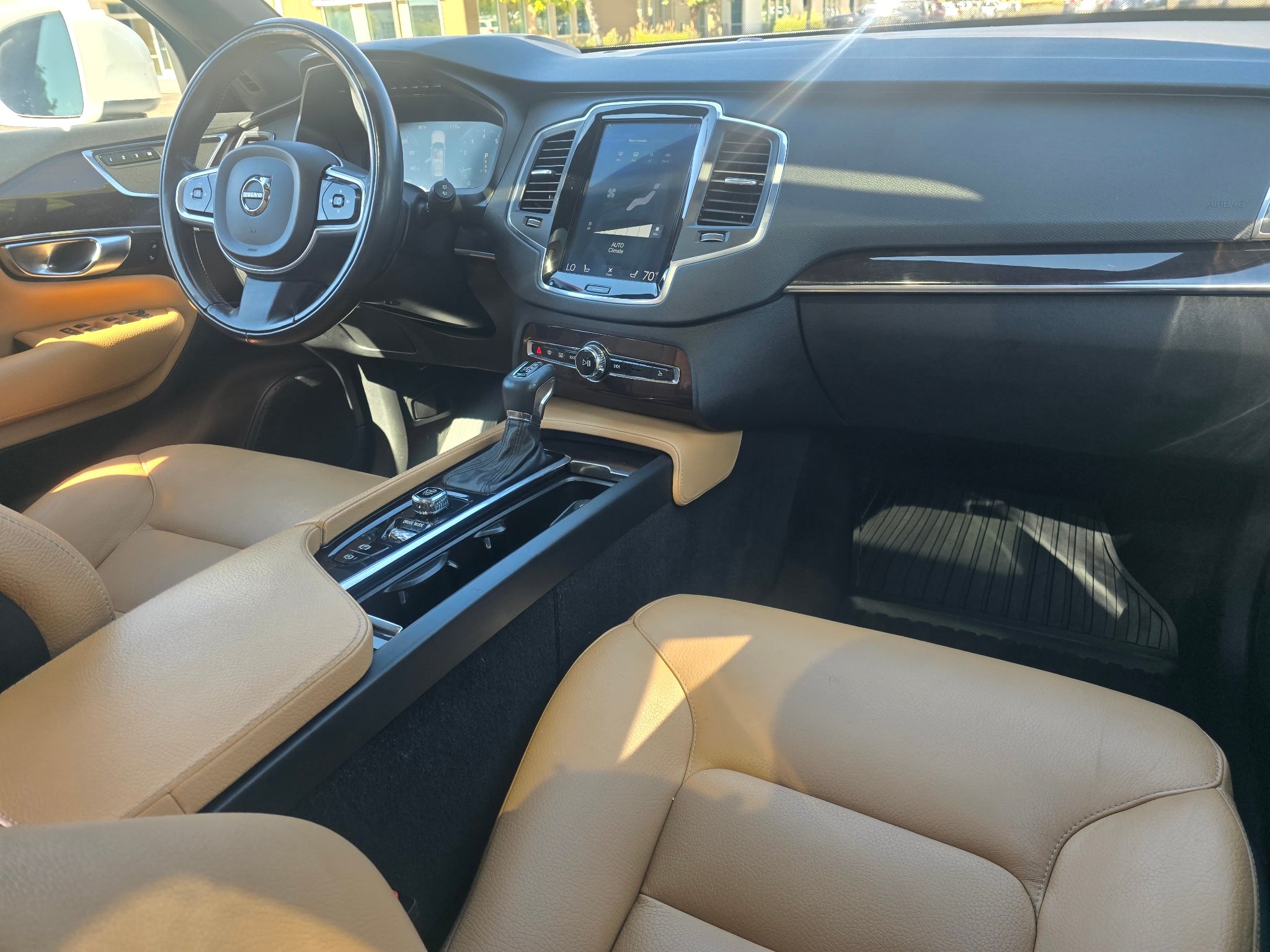 2019 Volvo XC90 Momentum