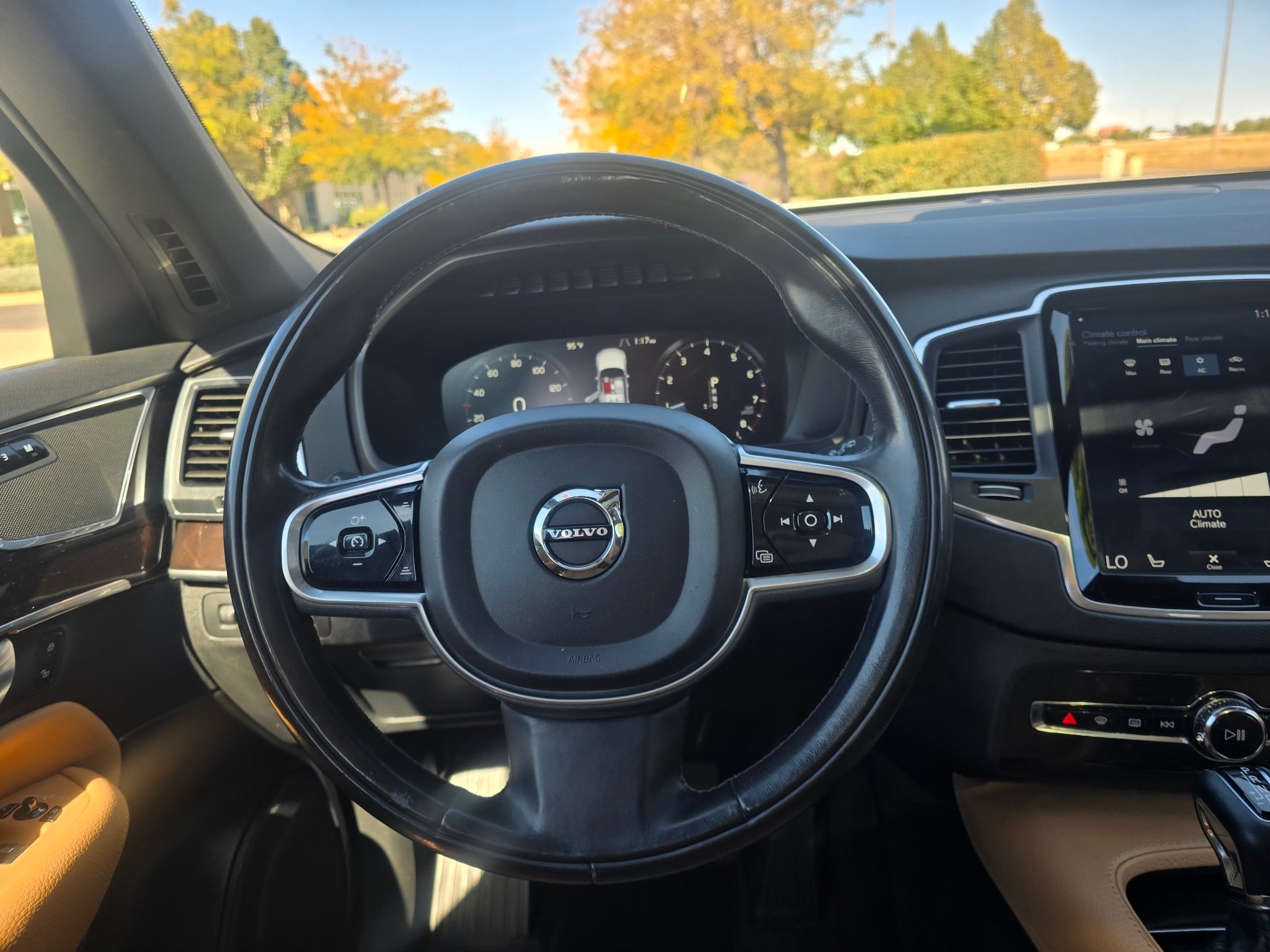 2019 Volvo XC90 Momentum