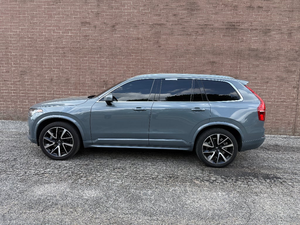 2022 Volvo XC90 Momentum