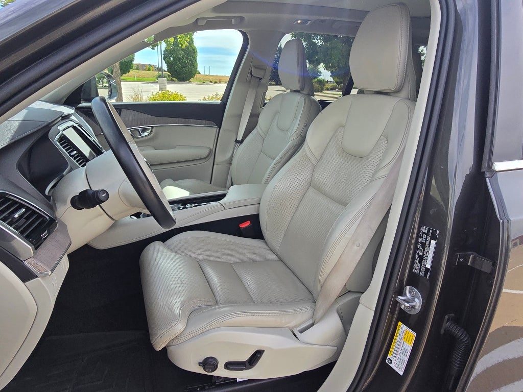 2022 Volvo XC90 Inscription