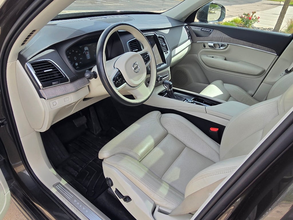 2022 Volvo XC90 Inscription