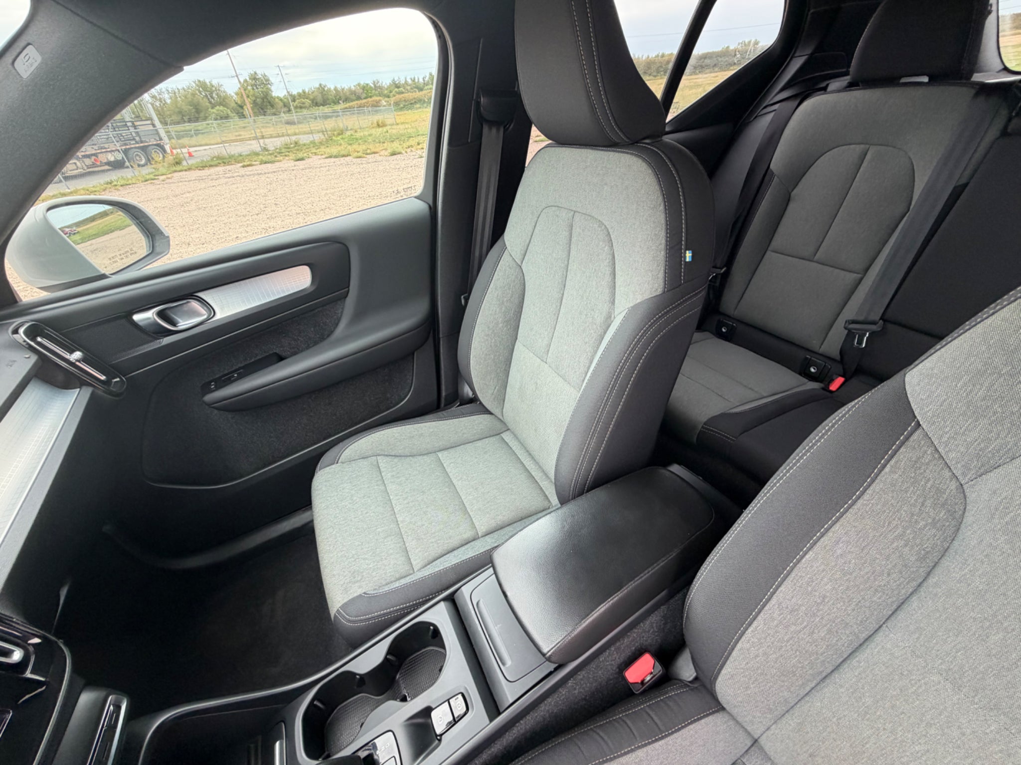 2023 Volvo XC40 Core