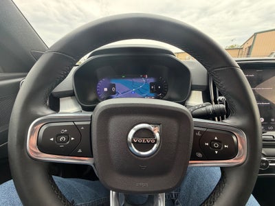 2023 Volvo XC40 Core