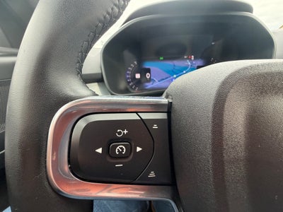 2023 Volvo XC40 Core
