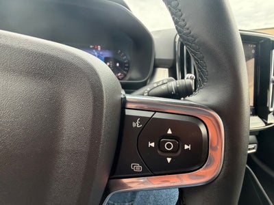 2023 Volvo XC40 Core