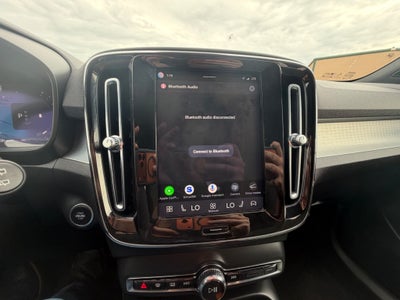 2023 Volvo XC40 Core