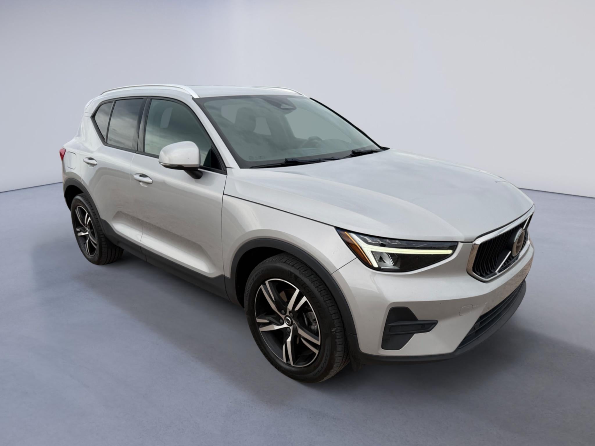 2023 Volvo XC40 Core