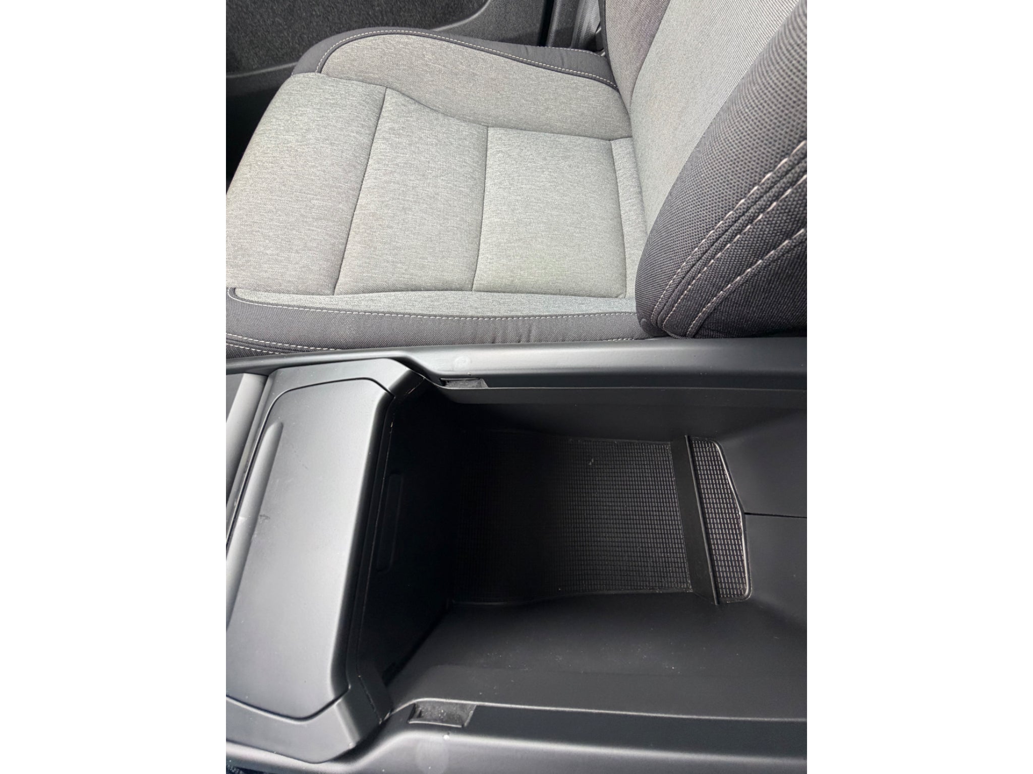 2023 Volvo XC40 Core