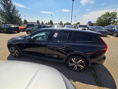 2025 Volvo V60 Cross Country Plus