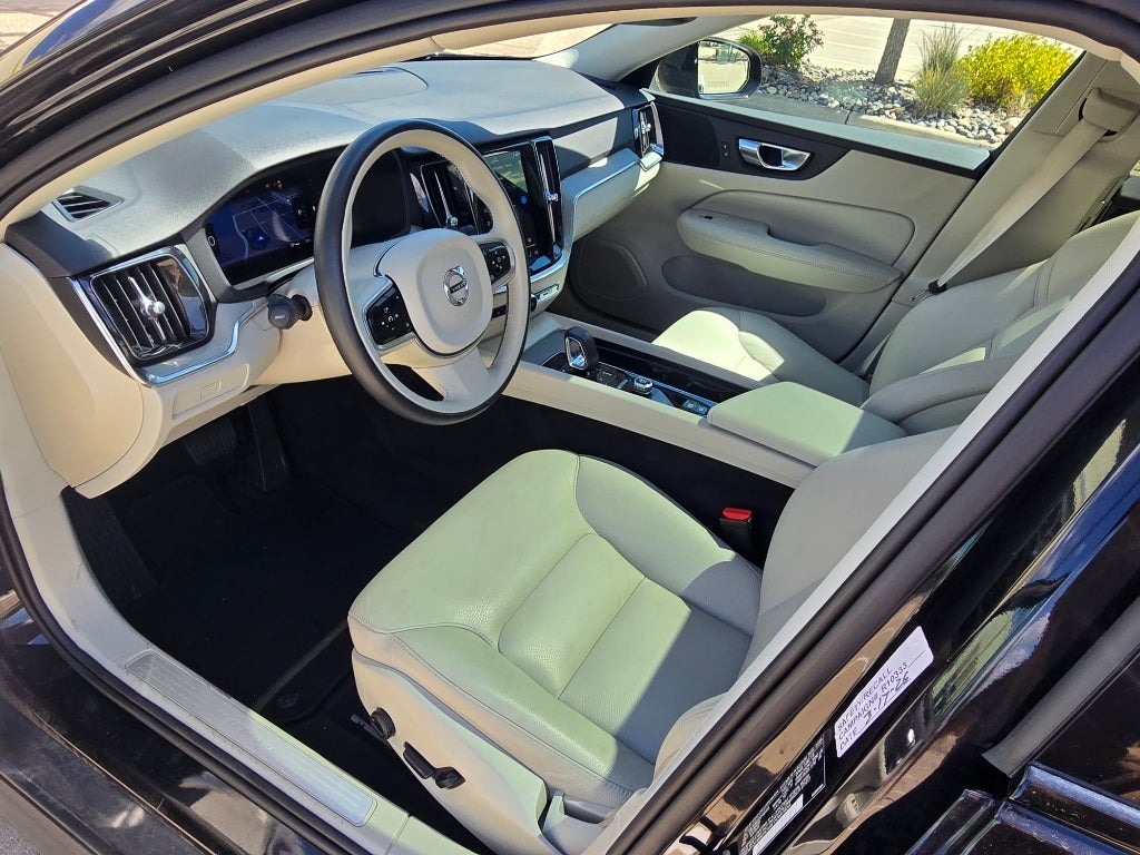 2025 Volvo V60 Cross Country Plus