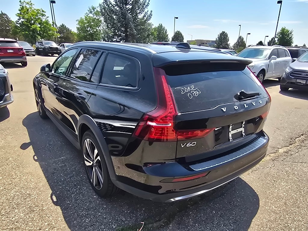 2025 Volvo V60 Cross Country Plus
