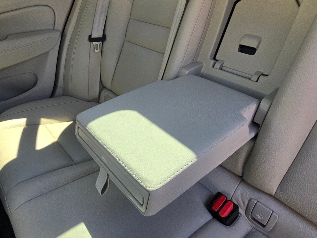 2025 Volvo V60 Cross Country Plus