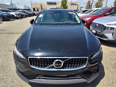2025 Volvo V60 Cross Country Plus