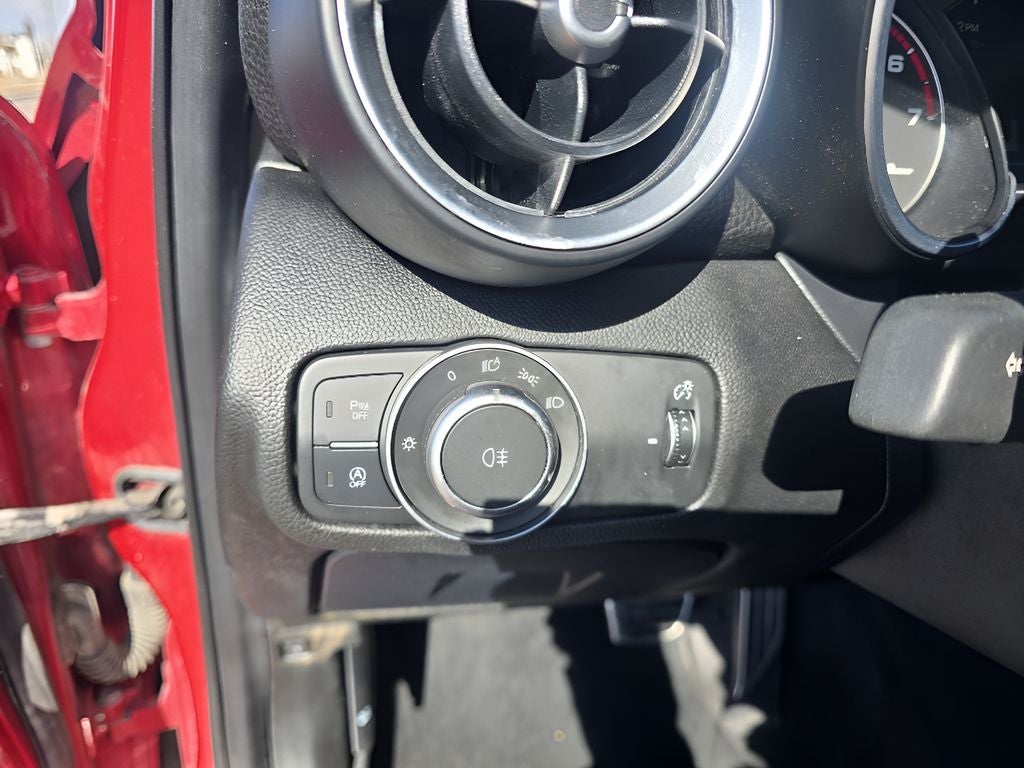 2017 Alfa Romeo Giulia Ti